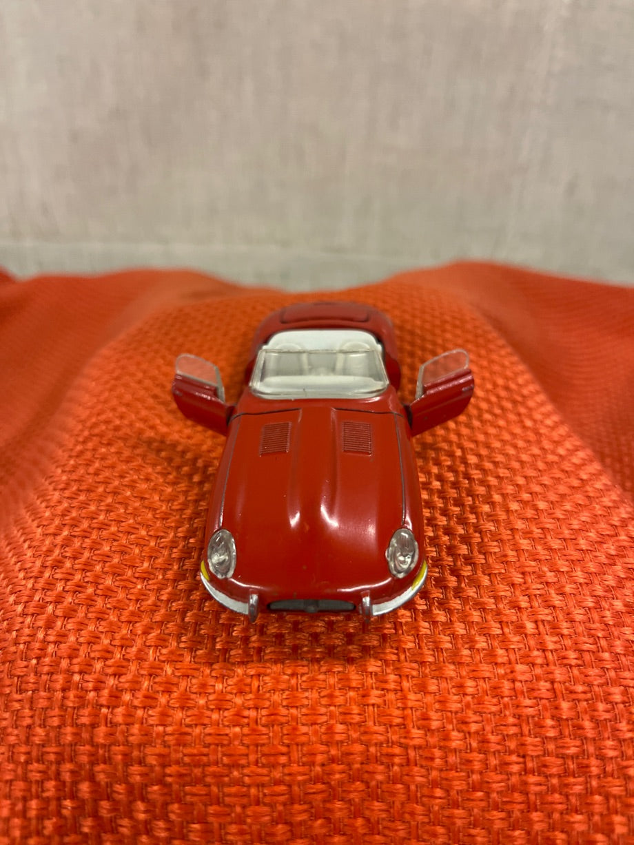 Tekno Jacuar E type